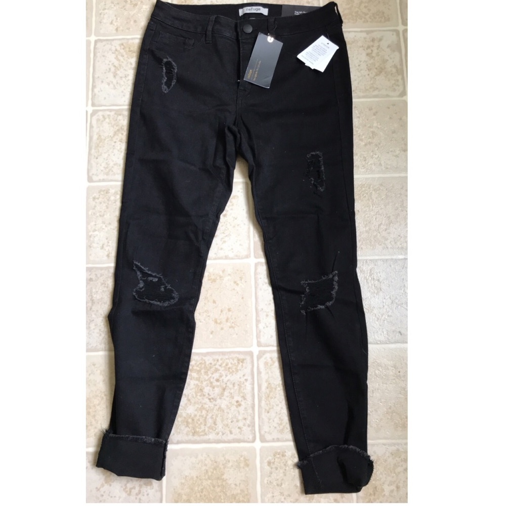 Skintight black pant
